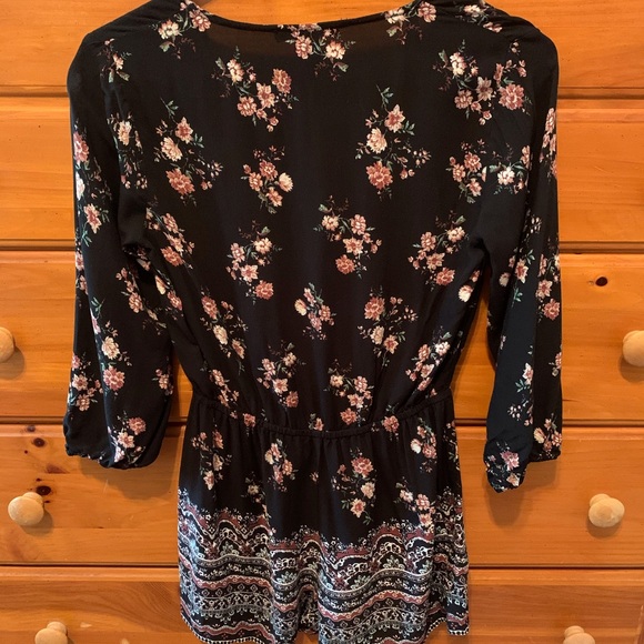 🔥 3/$20 Forever 21 Floral Romper - Picture 2 of 4
